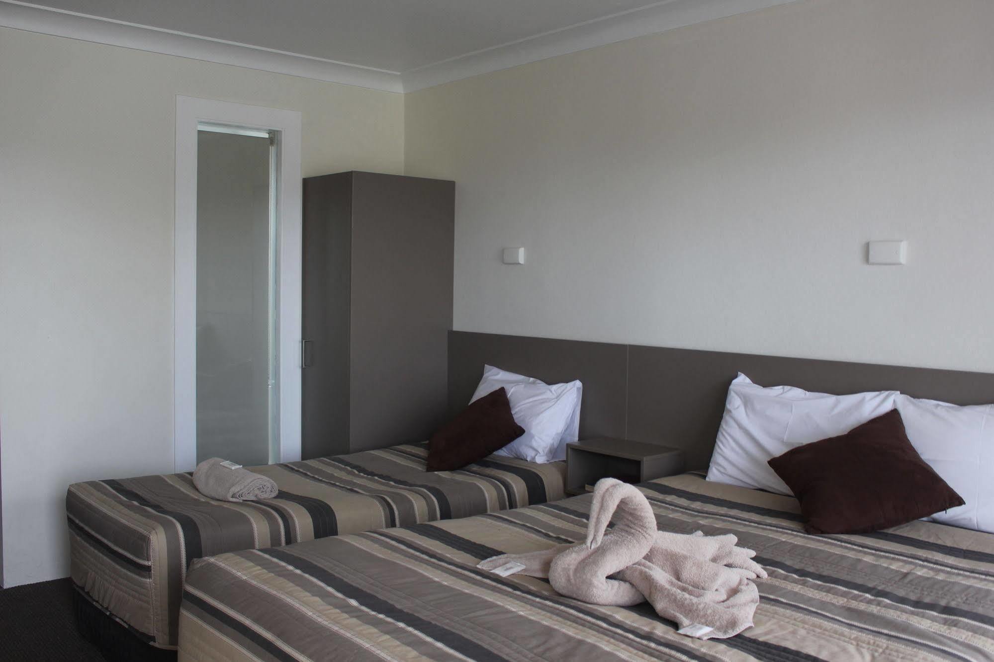 Centrepoint Motel Даббо Экстерьер фото